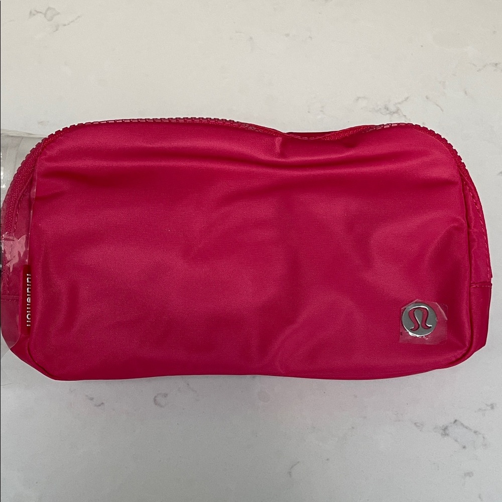 Lululemon Everywhere Belt Bag Fuchsia (Ceri/Cherry color)